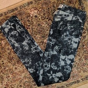 🌸NWOT🌸 Floral Print Midrise Jean